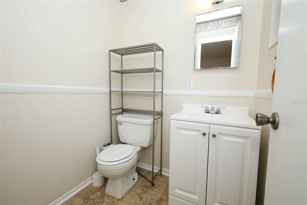 Под контрактом: $250,000 (3 спален, 1 ванн, 1040 Квадратных фут)