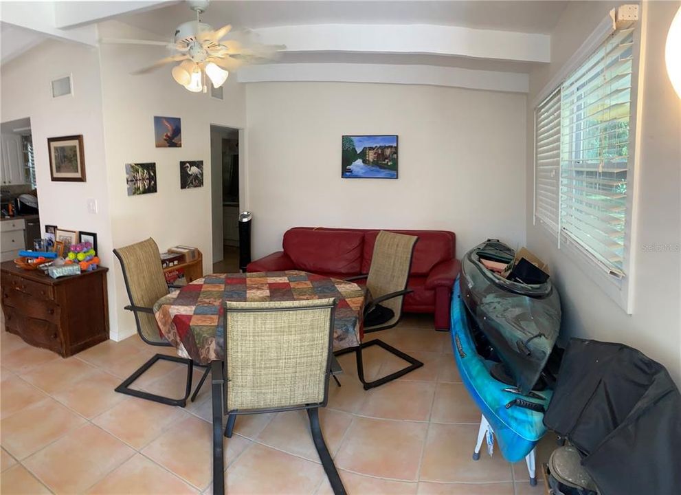 待售: $179,900 (3 贝兹, 2 浴室, 1125 平方英尺)