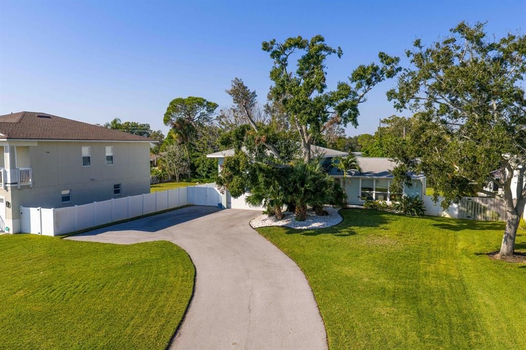 For Sale: $699,000 (4 beds, 3 baths, 2335 Square Feet)