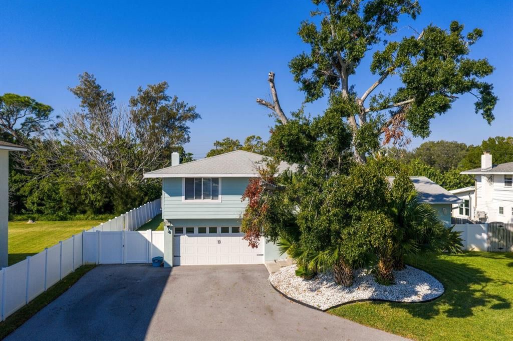 For Sale: $699,000 (4 beds, 3 baths, 2335 Square Feet)