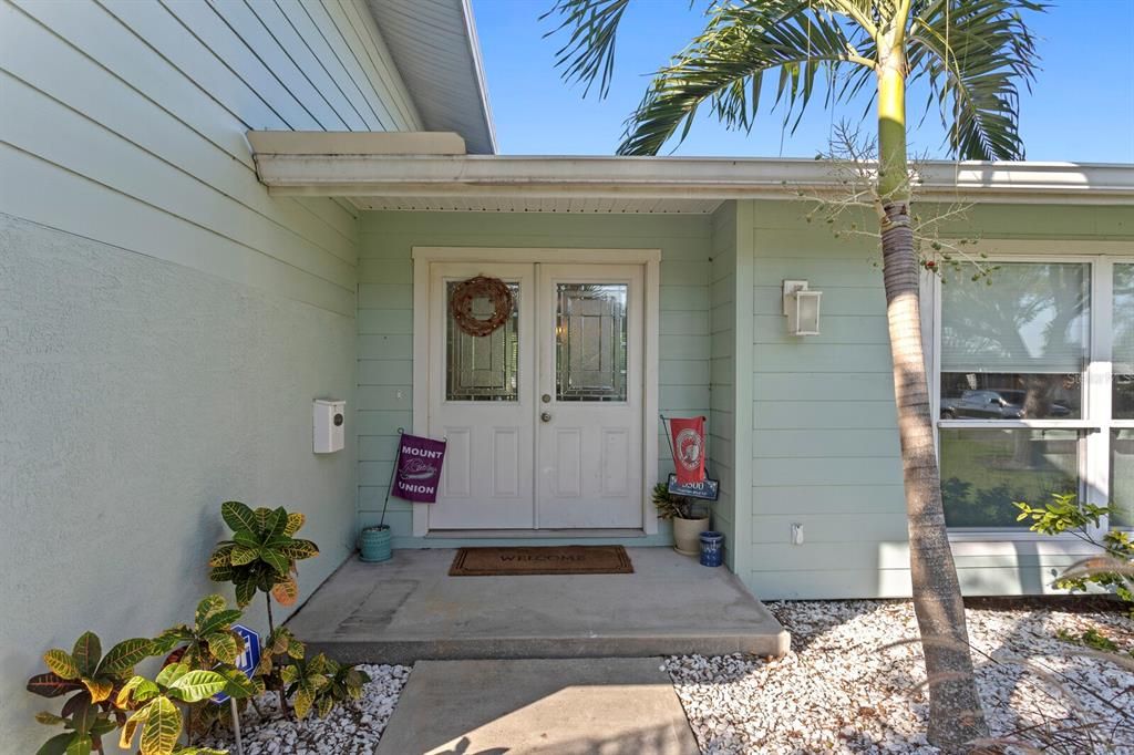 For Sale: $699,000 (4 beds, 3 baths, 2335 Square Feet)