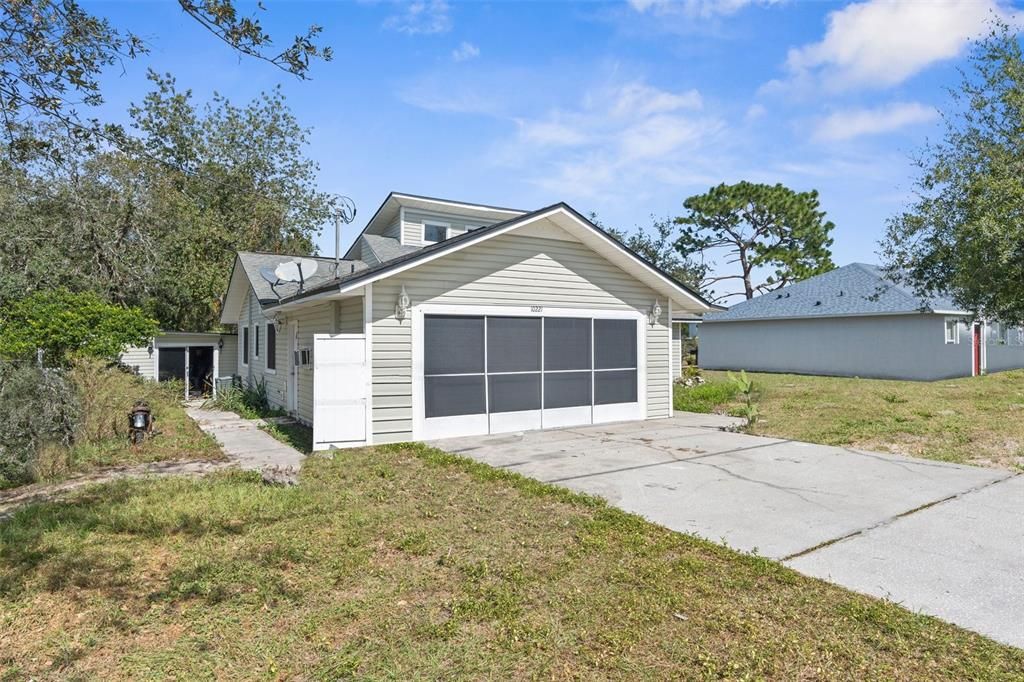 For Sale: $175,000 (3 beds, 2 baths, 1949 Square Feet)