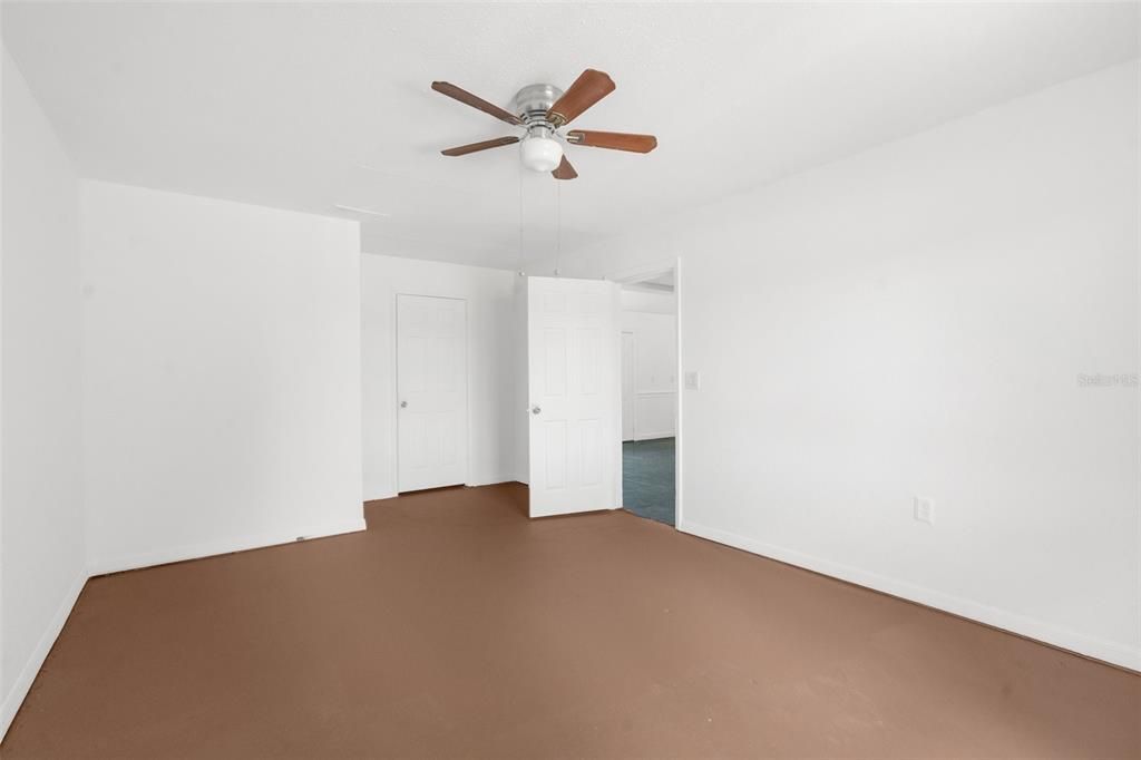 For Sale: $175,000 (3 beds, 2 baths, 1949 Square Feet)