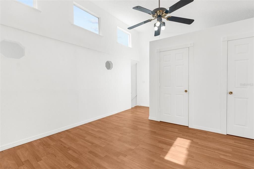 For Sale: $175,000 (3 beds, 2 baths, 1949 Square Feet)