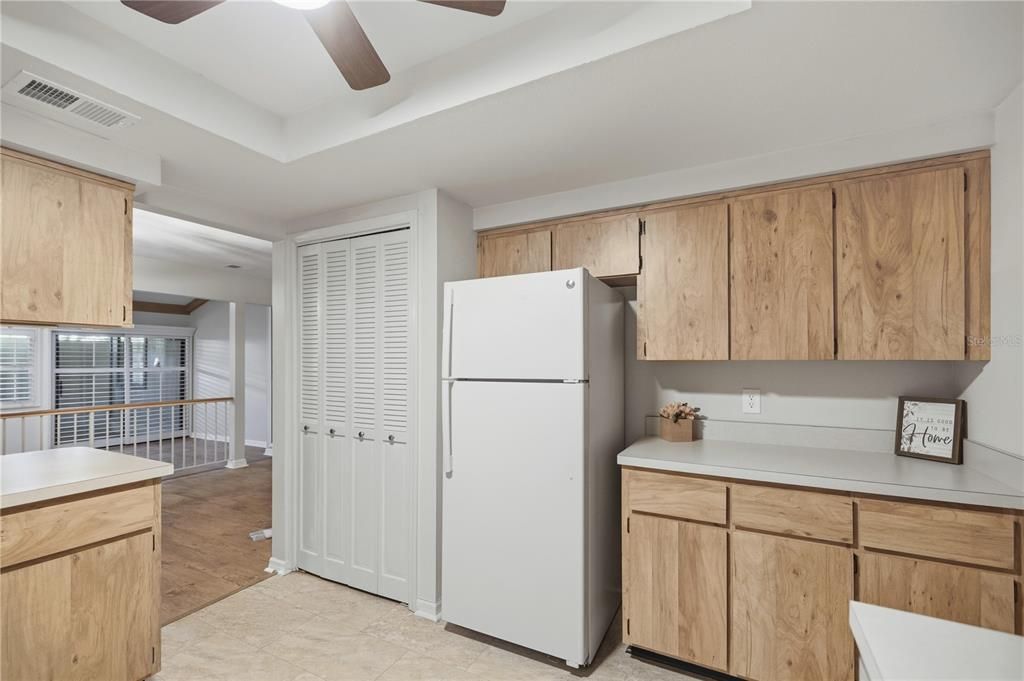 待售: $224,500 (2 贝兹, 2 浴室, 1545 平方英尺)