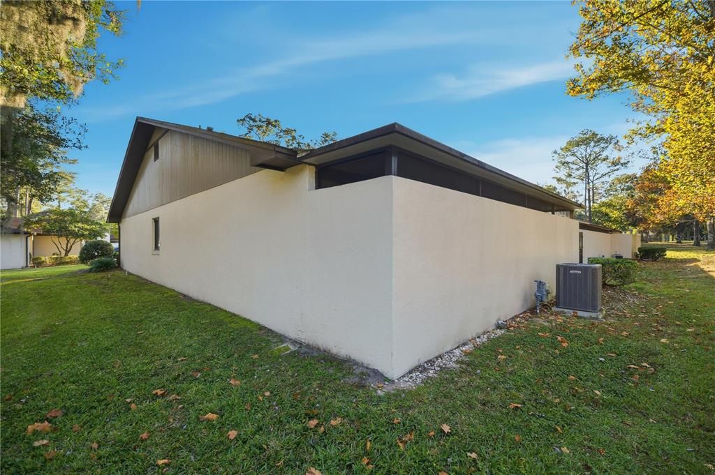 待售: $224,500 (2 贝兹, 2 浴室, 1545 平方英尺)