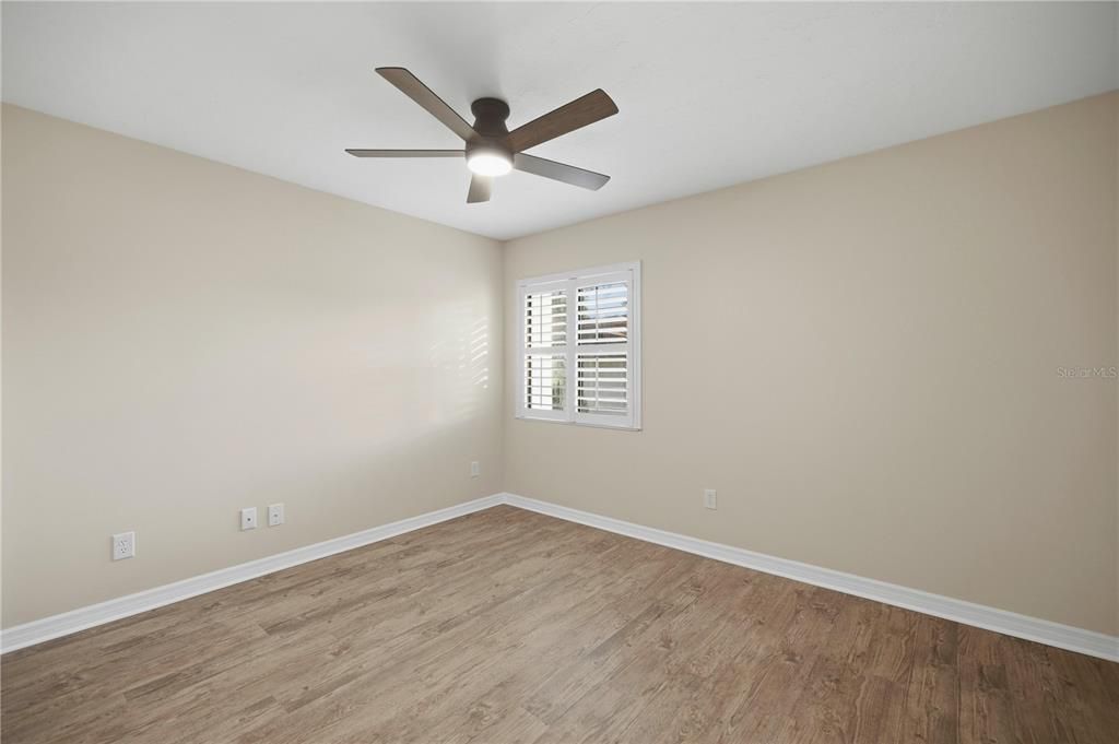 待售: $224,500 (2 贝兹, 2 浴室, 1545 平方英尺)