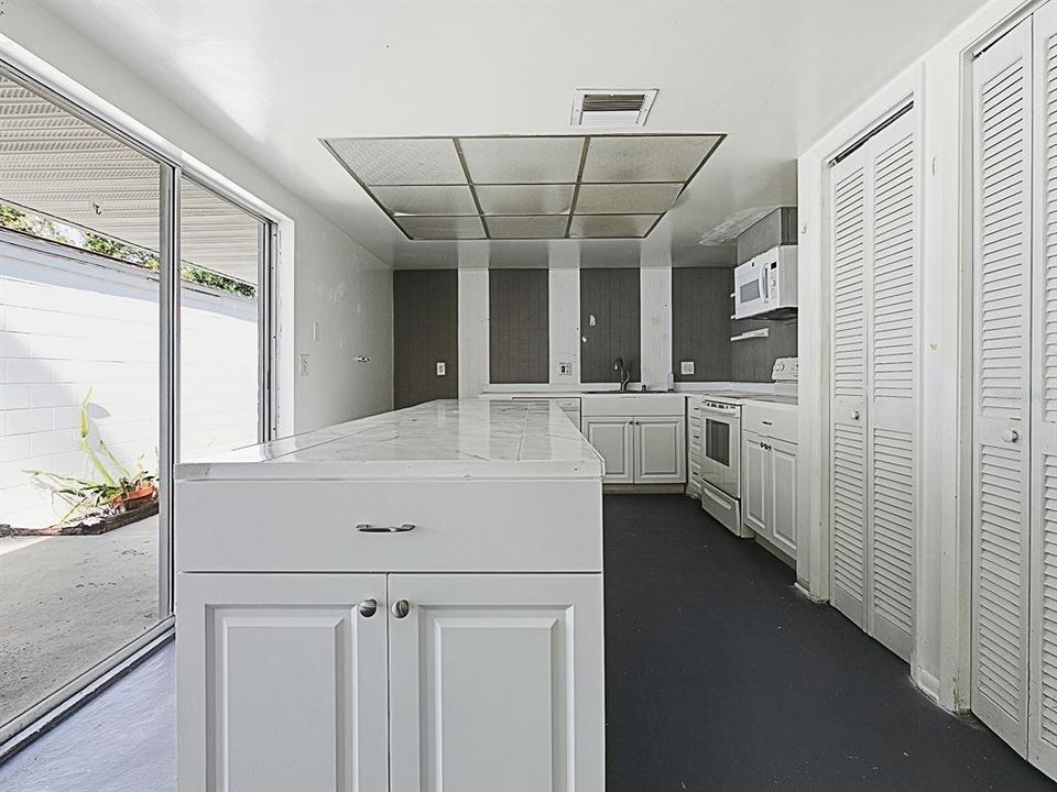 待售: $379,900 (4 贝兹, 2 浴室, 1680 平方英尺)