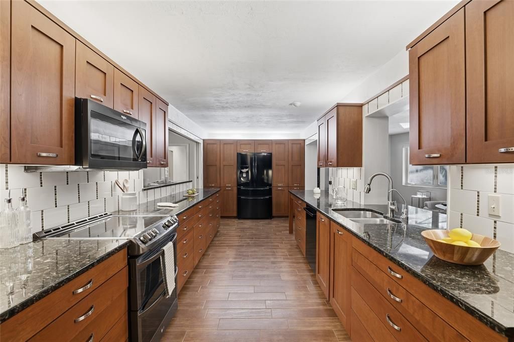 Active With Contract: $595,000 (4 beds, 3 baths, 2971 Square Feet)