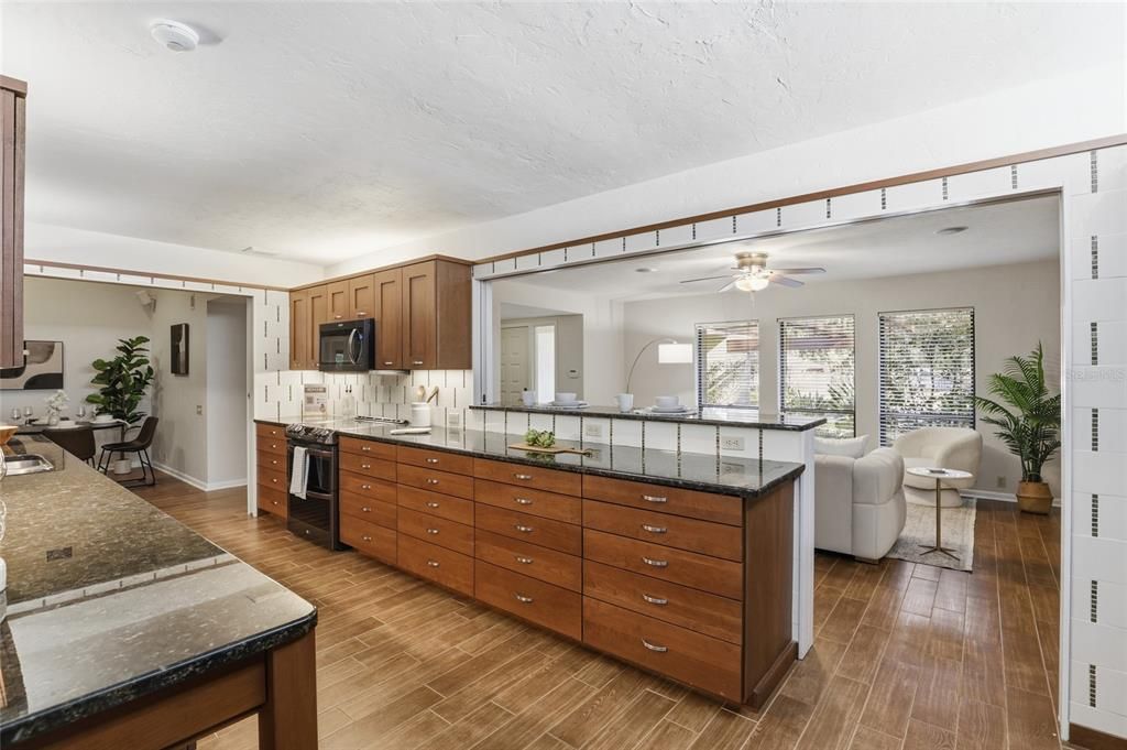 Active With Contract: $595,000 (4 beds, 3 baths, 2971 Square Feet)