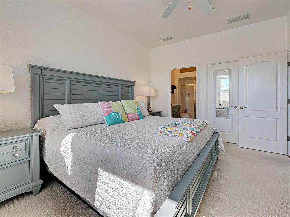 待售: $349,900 (2 贝兹, 2 浴室, 1348 平方英尺)