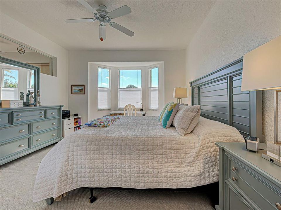 待售: $349,900 (2 贝兹, 2 浴室, 1348 平方英尺)