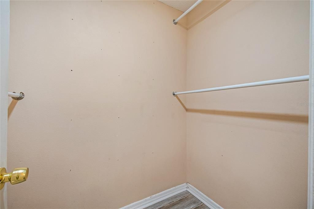 合同活跃: $359,987 (3 贝兹, 2 浴室, 1292 平方英尺)