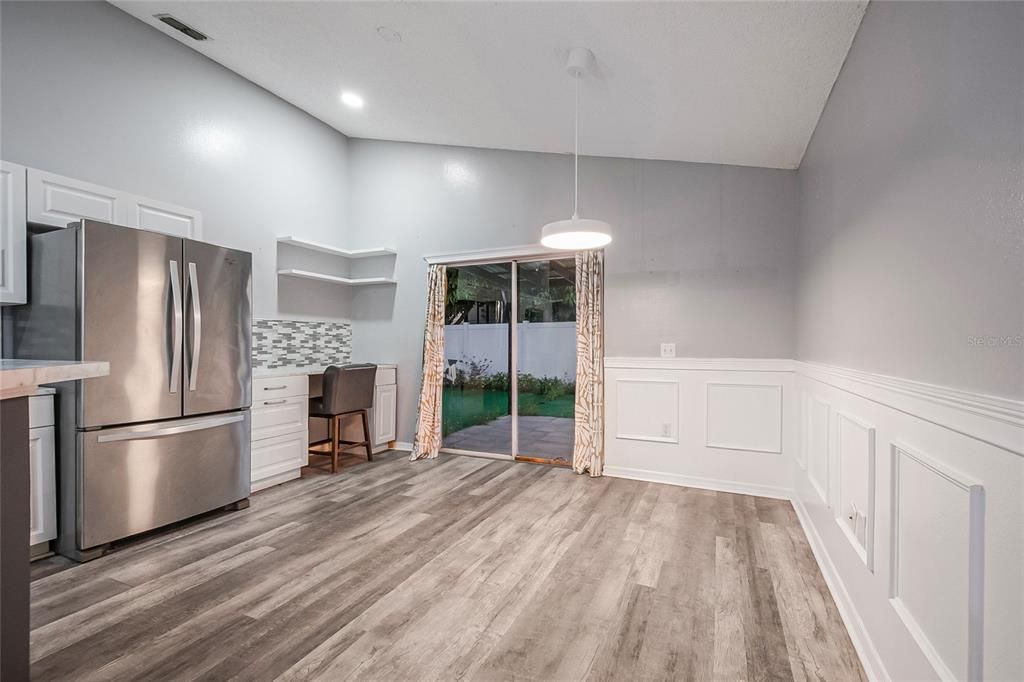 合同活跃: $359,987 (3 贝兹, 2 浴室, 1292 平方英尺)