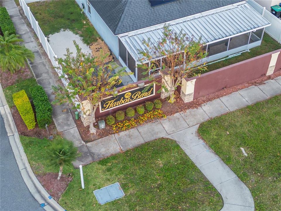 合同活跃: $359,987 (3 贝兹, 2 浴室, 1292 平方英尺)