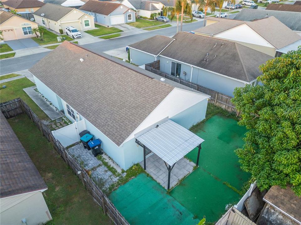 合同活跃: $359,987 (3 贝兹, 2 浴室, 1292 平方英尺)