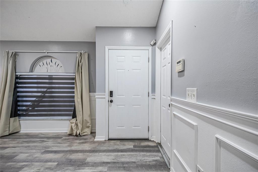 合同活跃: $359,987 (3 贝兹, 2 浴室, 1292 平方英尺)