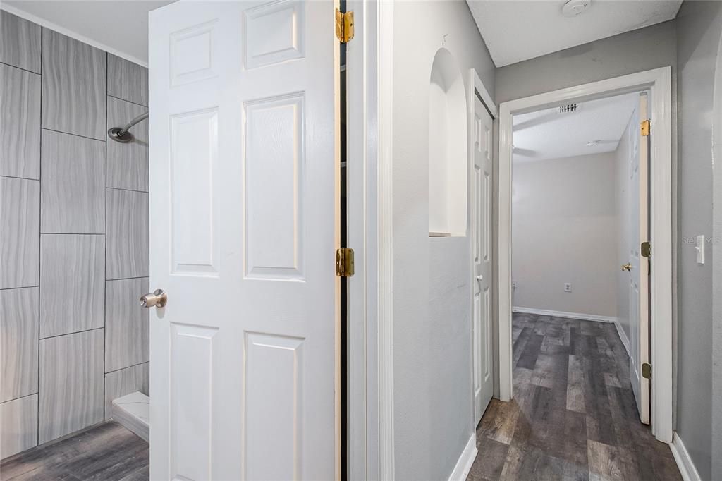 合同活跃: $359,987 (3 贝兹, 2 浴室, 1292 平方英尺)