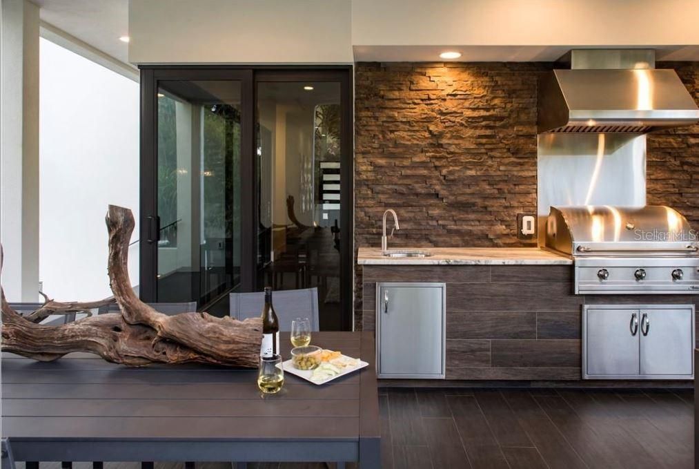 На продажу: $2,595,000 (4 спален, 4 ванн, 3784 Квадратных фут)