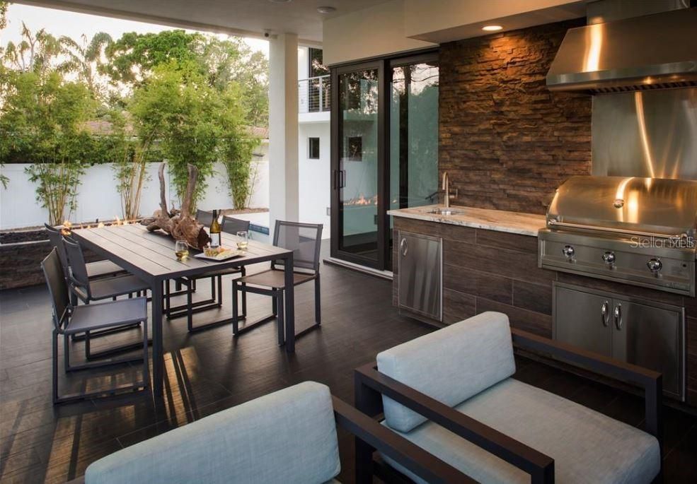 На продажу: $2,595,000 (4 спален, 4 ванн, 3784 Квадратных фут)