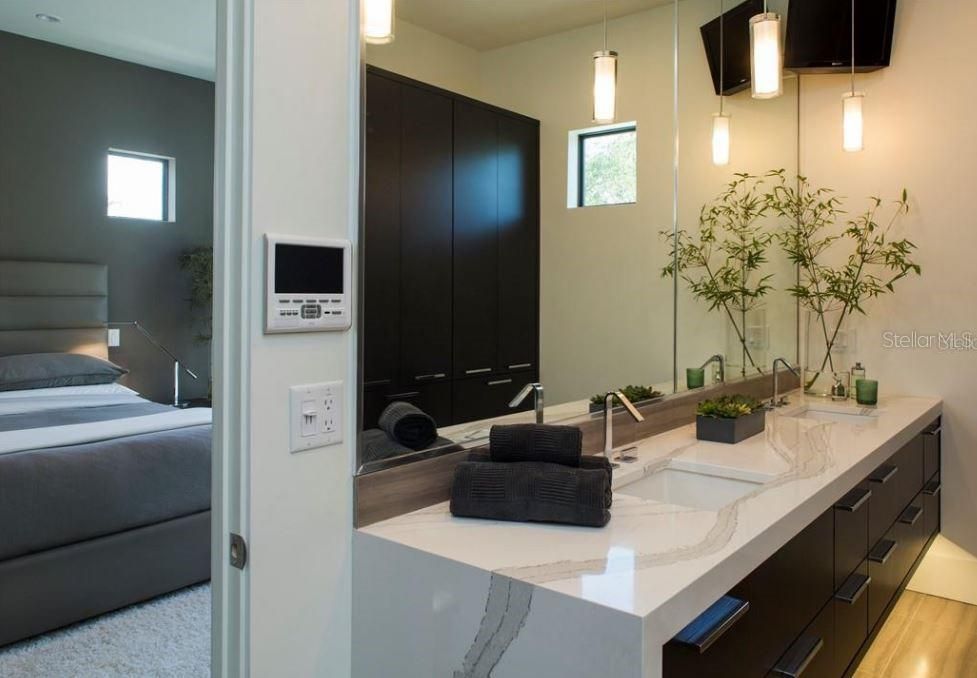 На продажу: $2,595,000 (4 спален, 4 ванн, 3784 Квадратных фут)