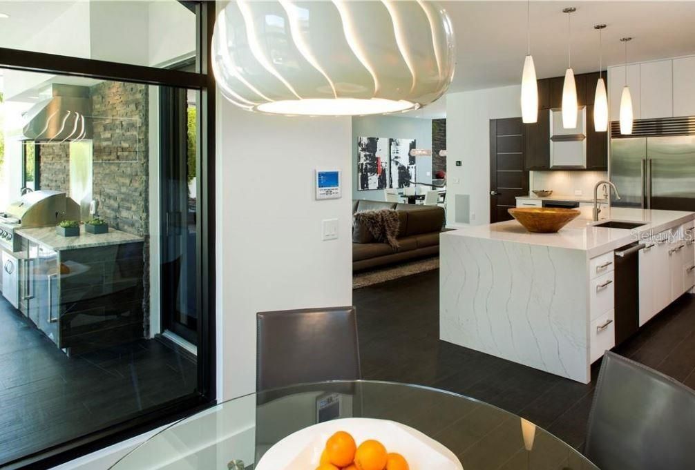 На продажу: $2,595,000 (4 спален, 4 ванн, 3784 Квадратных фут)