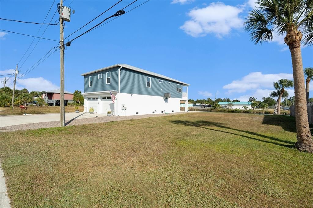 For Sale: $600,000 (3 beds, 2 baths, 1650 Square Feet)