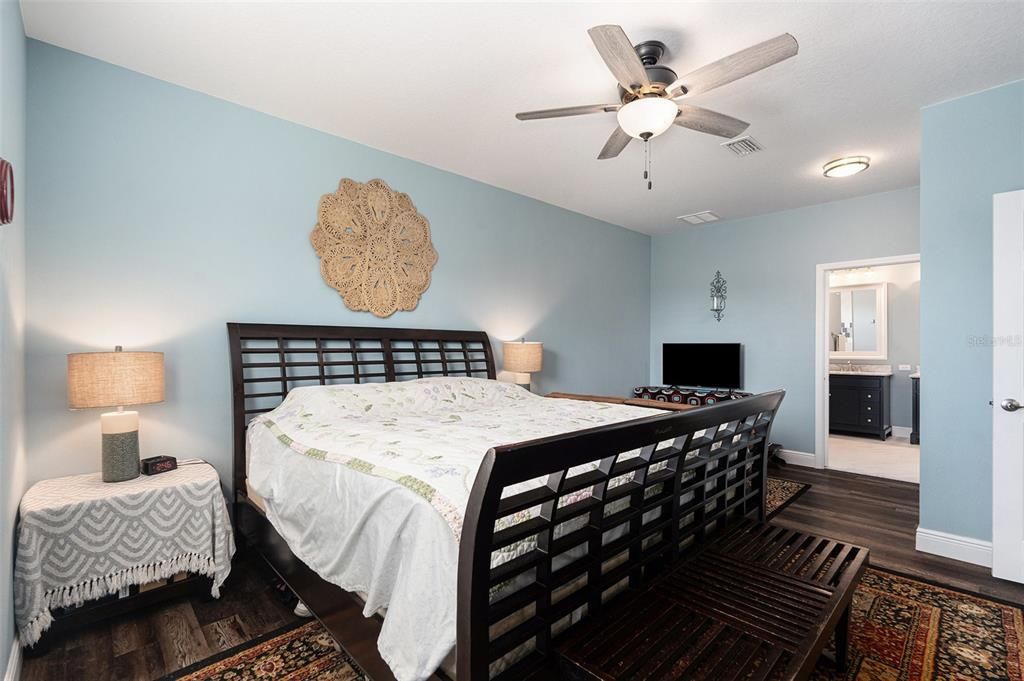 For Sale: $600,000 (3 beds, 2 baths, 1650 Square Feet)