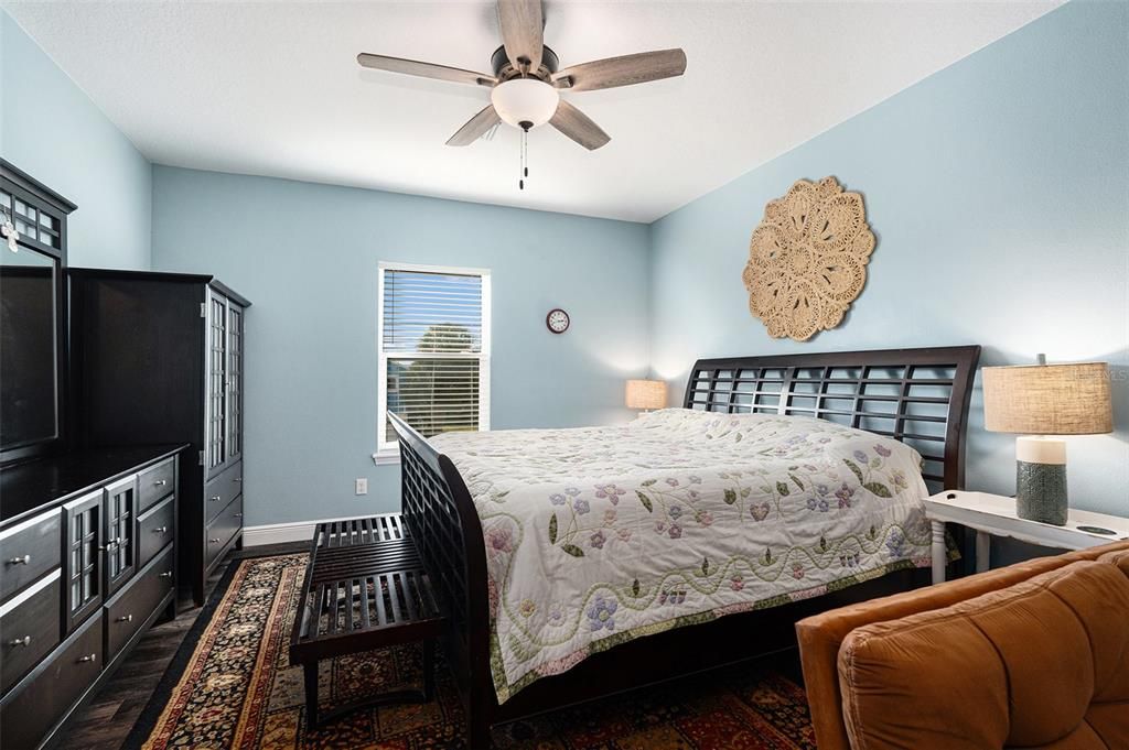 For Sale: $600,000 (3 beds, 2 baths, 1650 Square Feet)