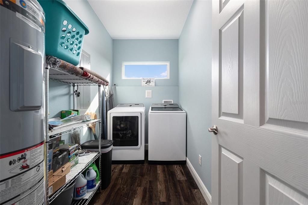 For Sale: $600,000 (3 beds, 2 baths, 1650 Square Feet)