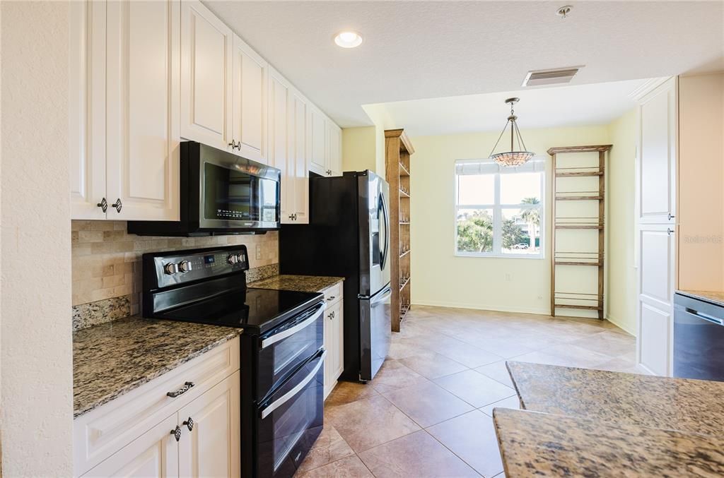 待售: $325,000 (3 贝兹, 2 浴室, 1768 平方英尺)