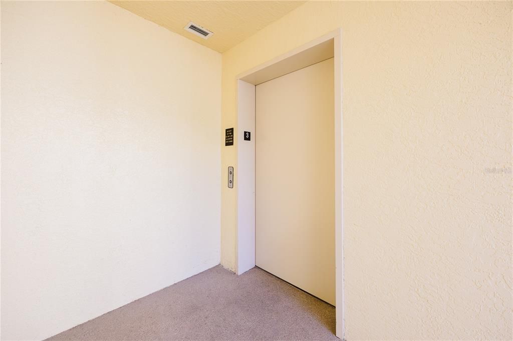 待售: $325,000 (3 贝兹, 2 浴室, 1768 平方英尺)