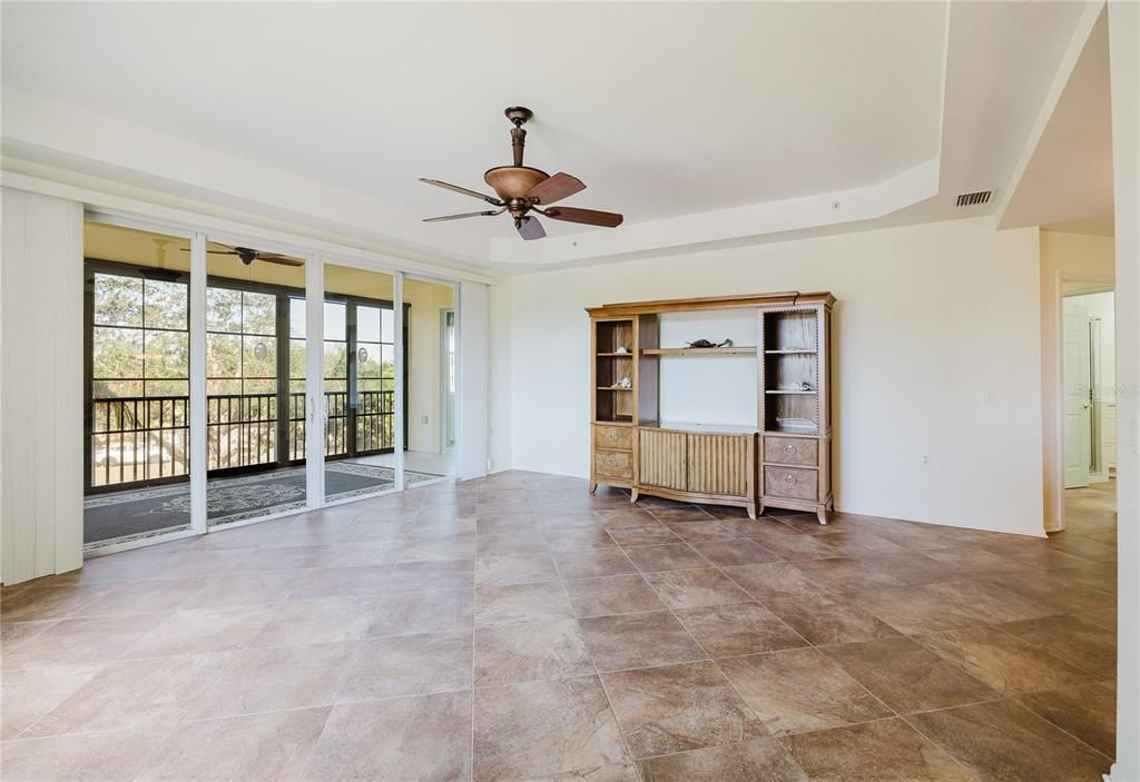 待售: $325,000 (3 贝兹, 2 浴室, 1768 平方英尺)