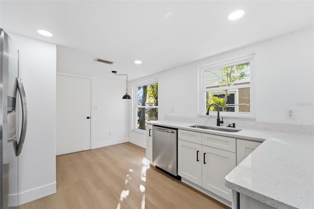 待售: $324,900 (3 贝兹, 2 浴室, 1244 平方英尺)