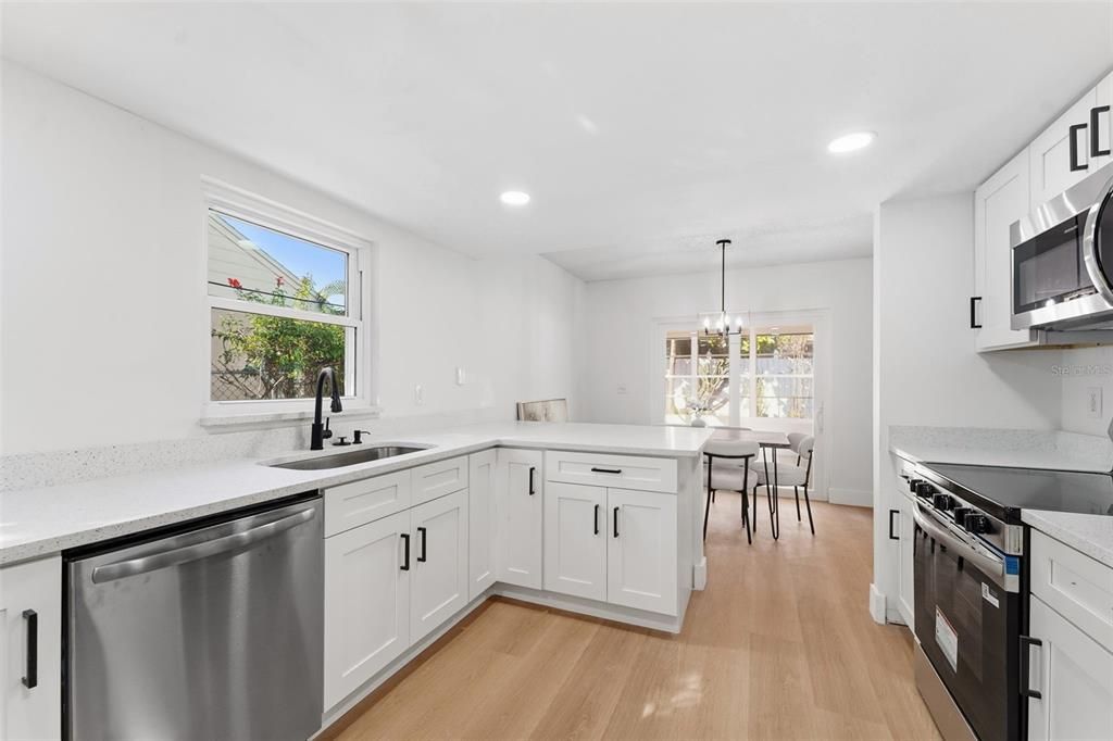 待售: $324,900 (3 贝兹, 2 浴室, 1244 平方英尺)