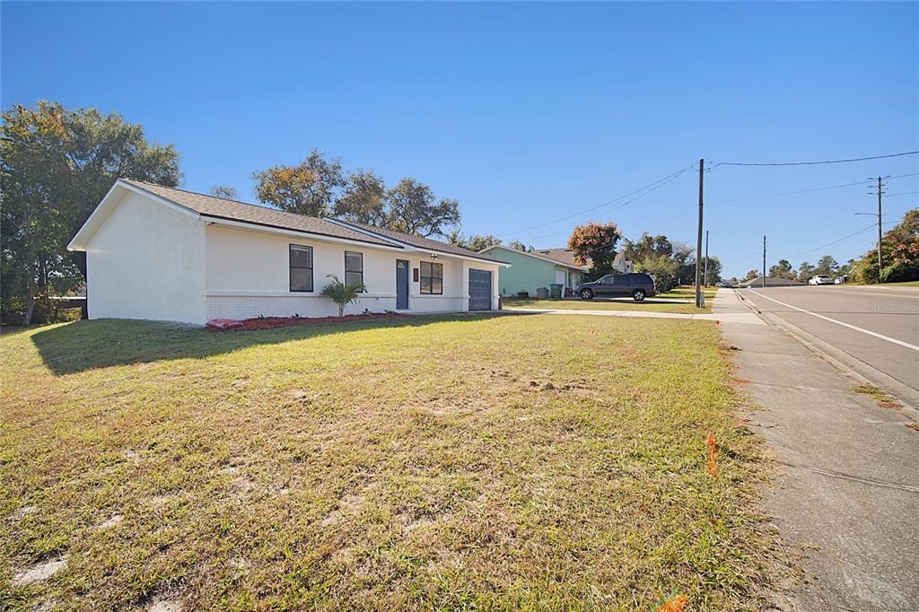For Sale: $258,900 (3 beds, 2 baths, 1156 Square Feet)