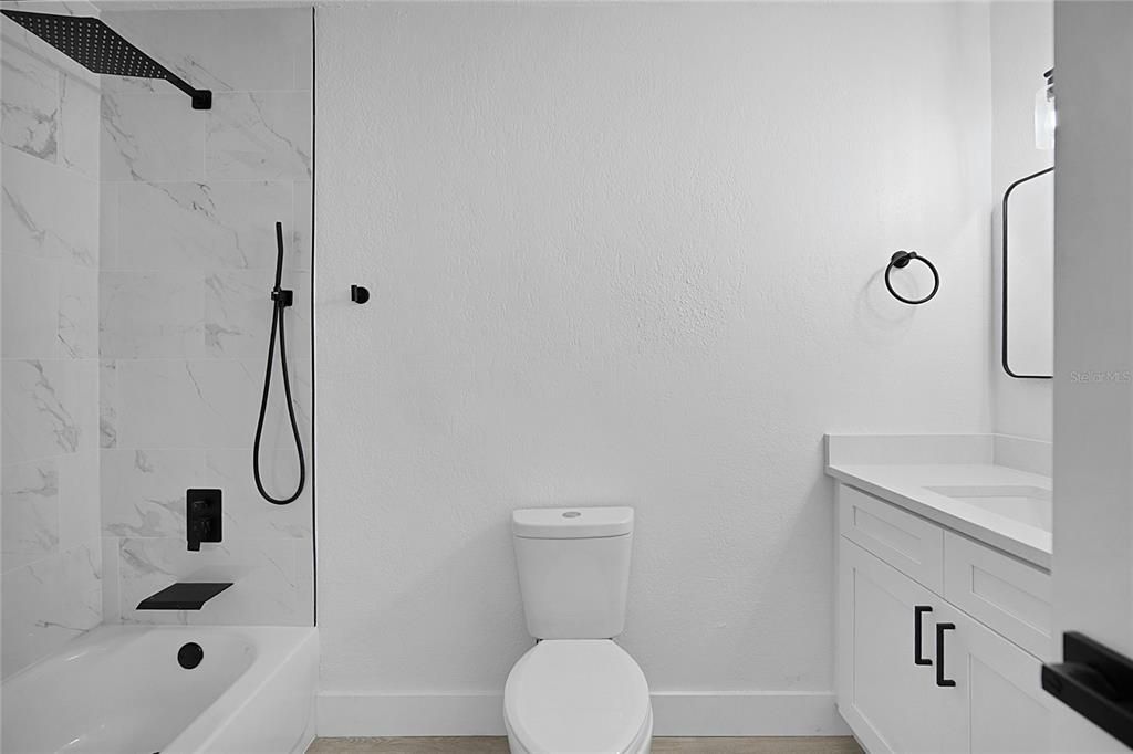 For Sale: $258,900 (3 beds, 2 baths, 1156 Square Feet)