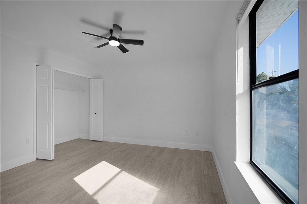 For Sale: $258,900 (3 beds, 2 baths, 1156 Square Feet)