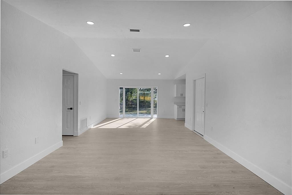 For Sale: $258,900 (3 beds, 2 baths, 1156 Square Feet)