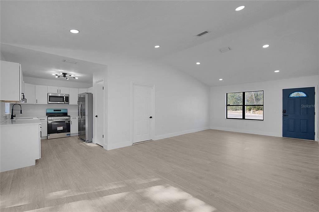 For Sale: $258,900 (3 beds, 2 baths, 1156 Square Feet)