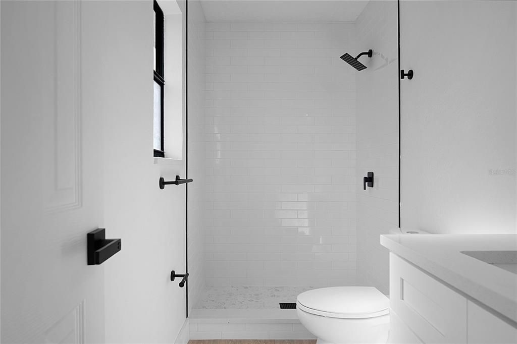 For Sale: $258,900 (3 beds, 2 baths, 1156 Square Feet)