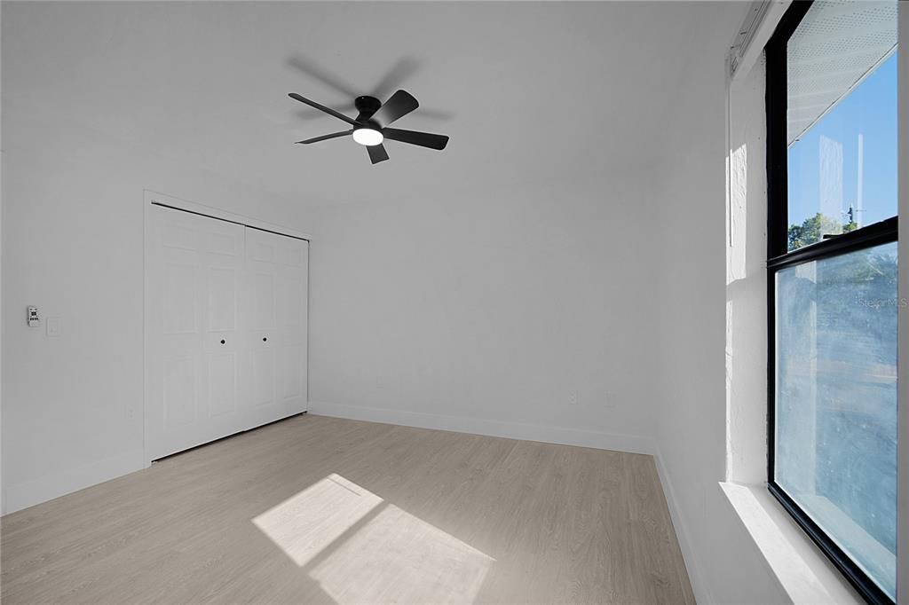 For Sale: $258,900 (3 beds, 2 baths, 1156 Square Feet)