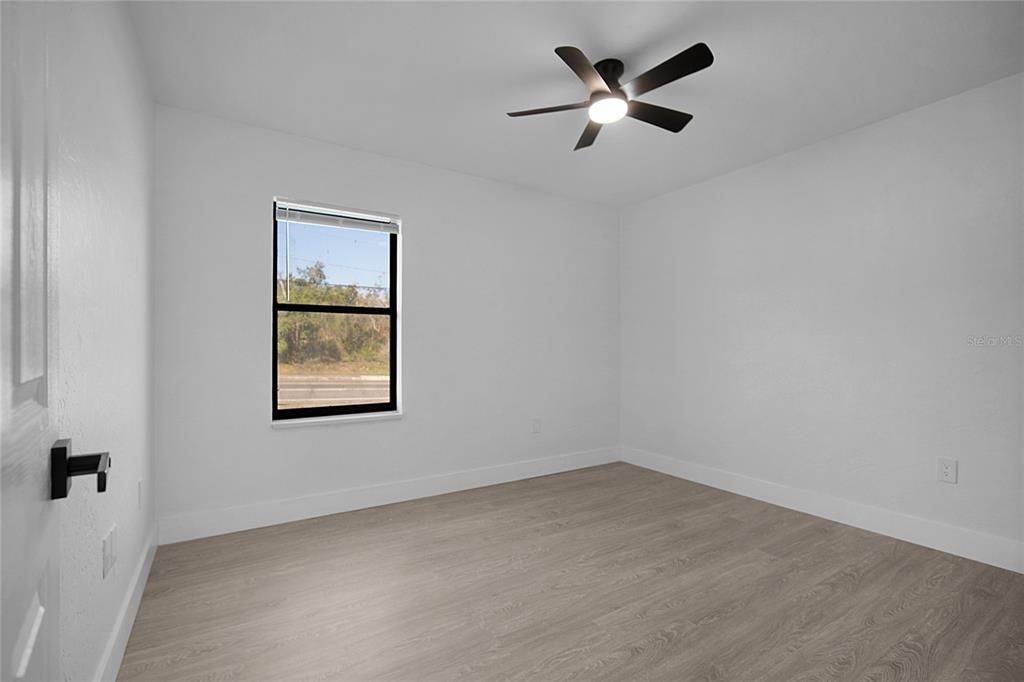 For Sale: $258,900 (3 beds, 2 baths, 1156 Square Feet)