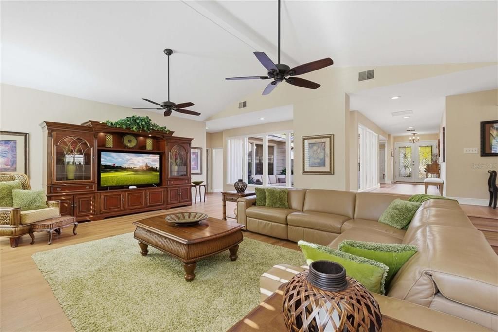 На продажу: $709,400 (3 спален, 2 ванн, 3144 Квадратных фут)