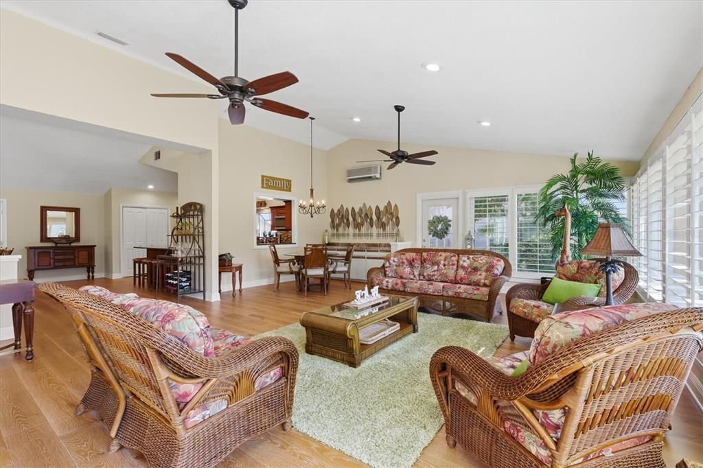 На продажу: $709,400 (3 спален, 2 ванн, 3144 Квадратных фут)