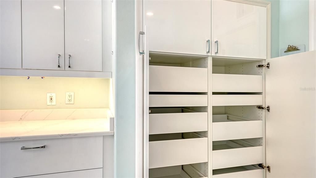 For Sale: $515,000 (3 beds, 2 baths, 2186 Square Feet)