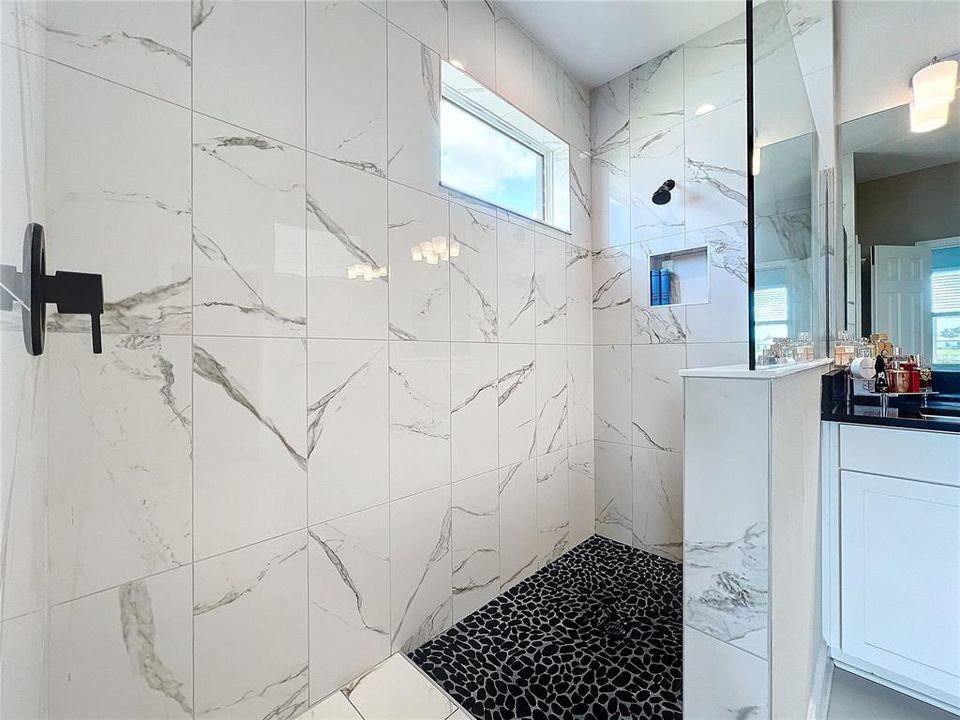 En Renta: $3,800 (5 camas, 5 baños, 3164 Pies cuadrados)