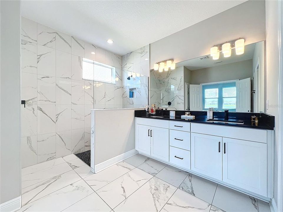 En Renta: $3,800 (5 camas, 5 baños, 3164 Pies cuadrados)