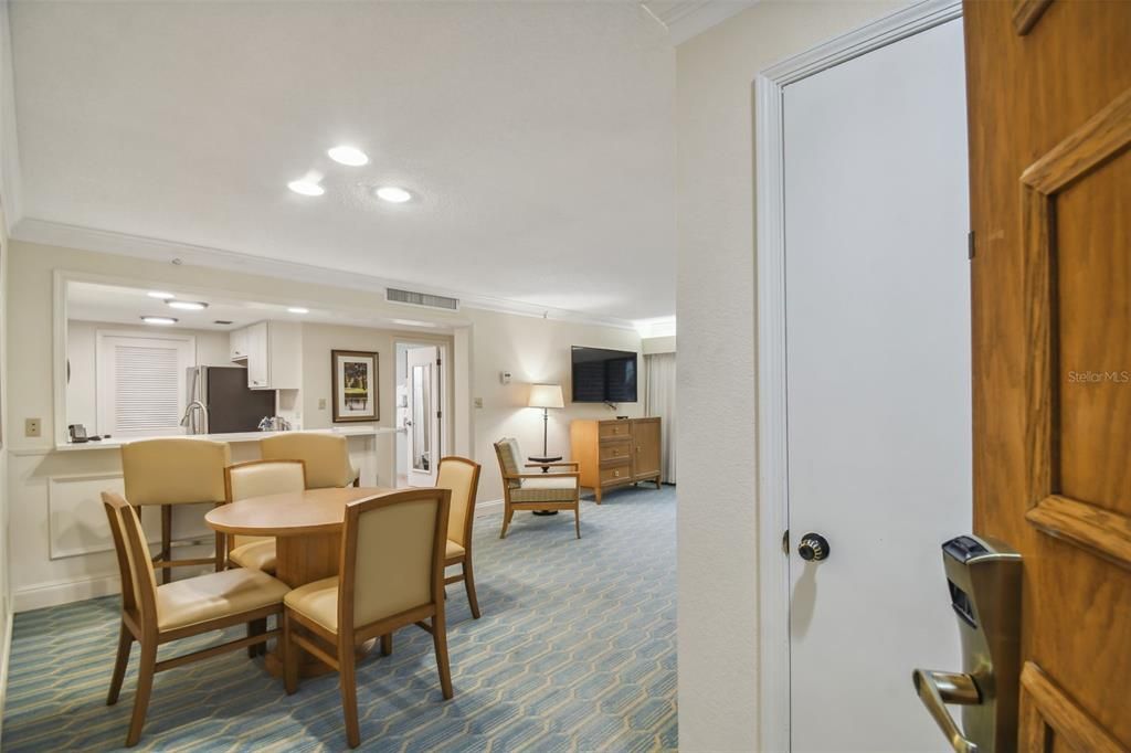 На продажу: $279,900 (1 спален, 1 ванн, 825 Квадратных фут)