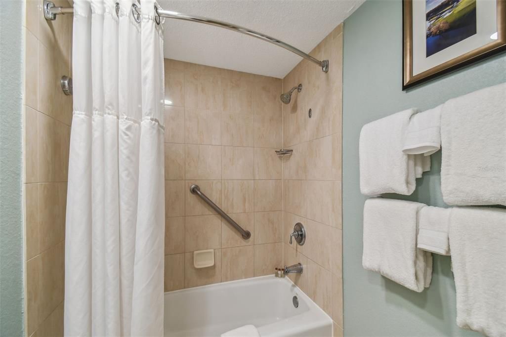 На продажу: $279,900 (1 спален, 1 ванн, 825 Квадратных фут)